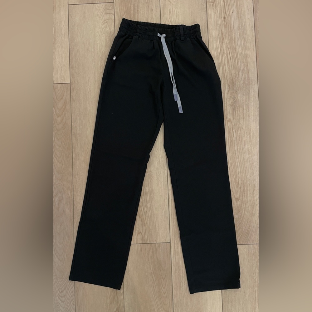 Figs scrunch waist scrub pants